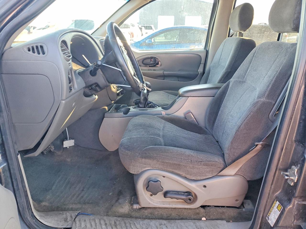 2004 CHEVROLET TRAILBLAZER LS photo 7