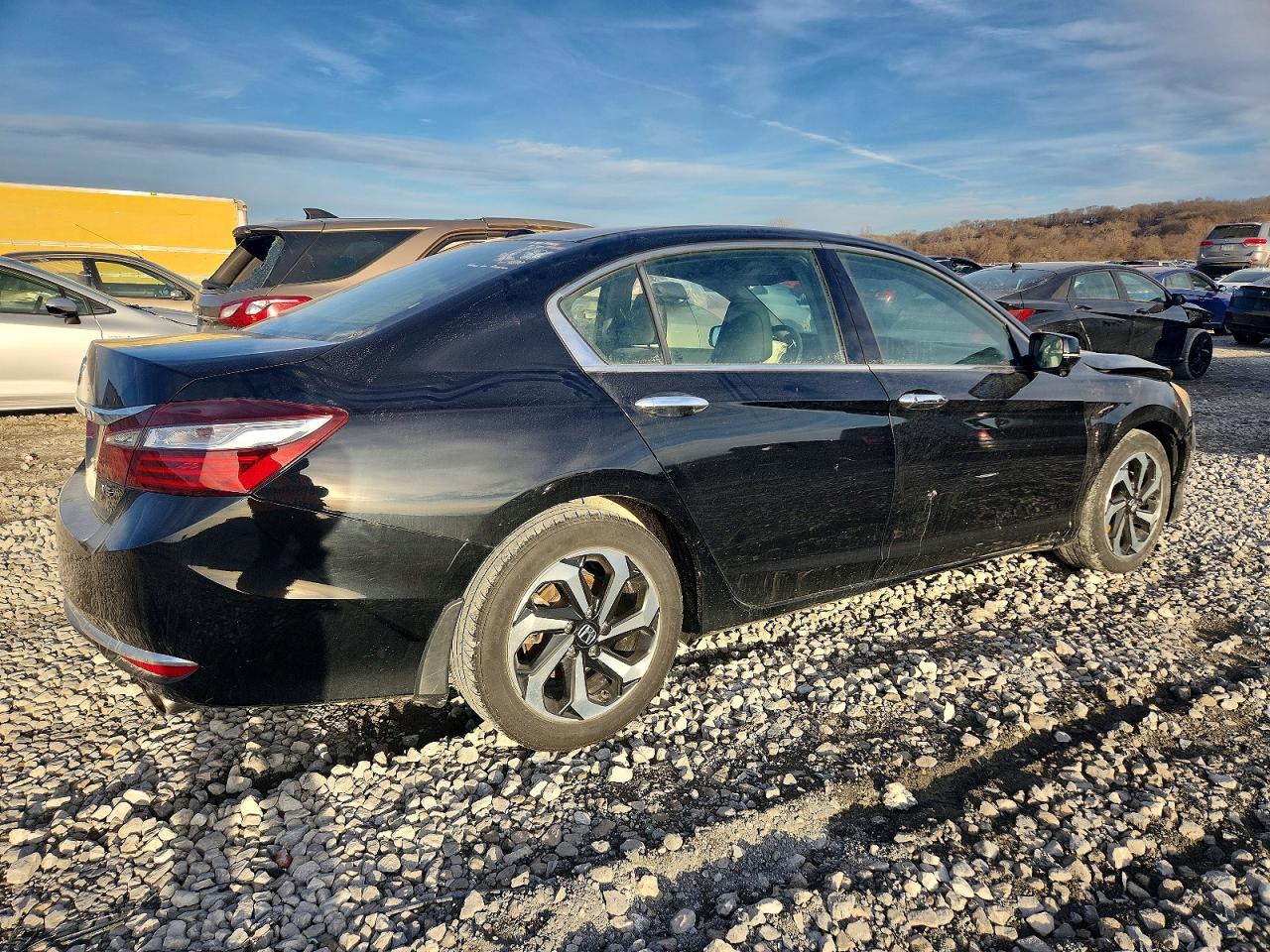 2017 HONDA ACCORD EXL photo 3