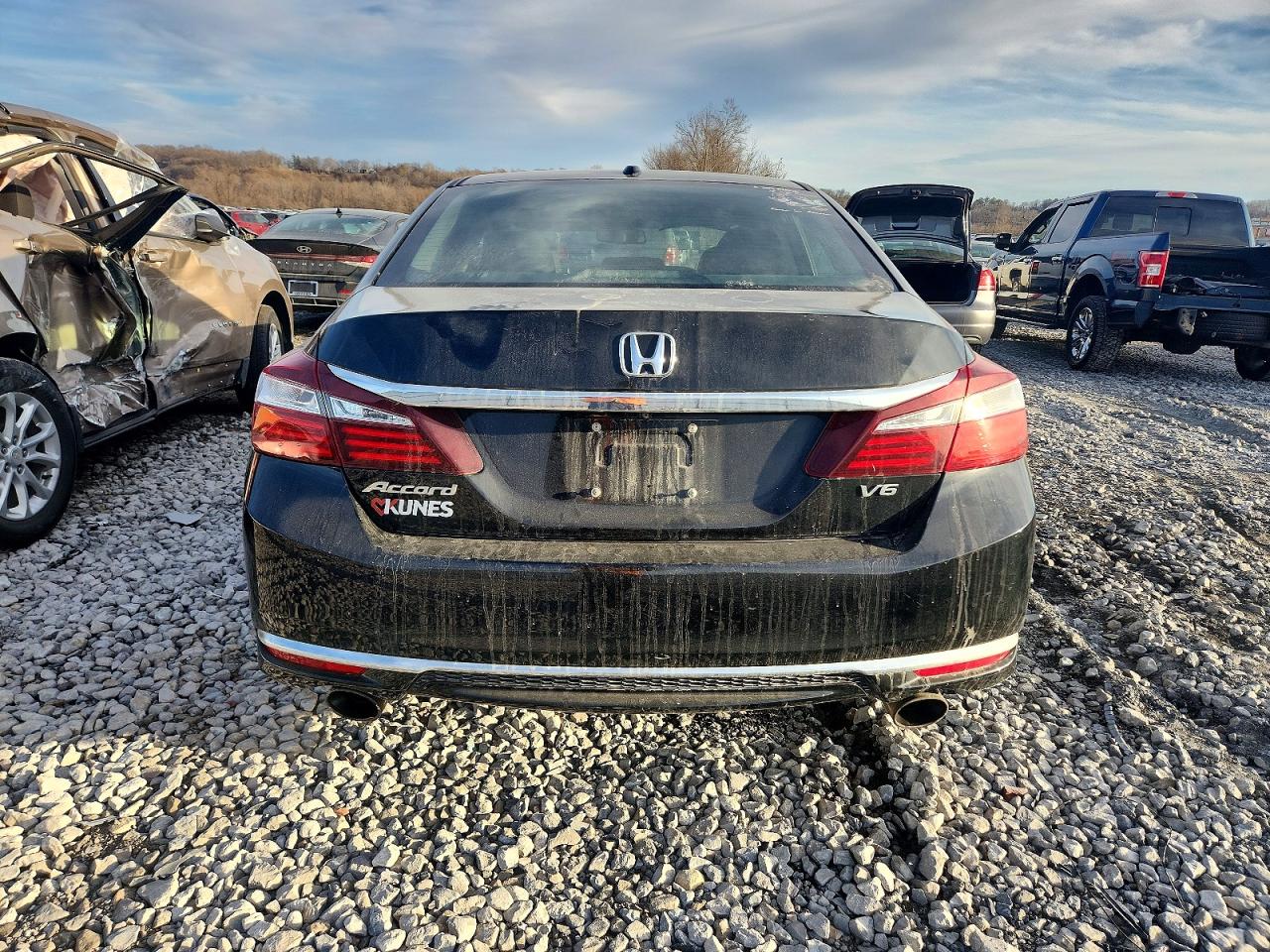 2017 HONDA ACCORD EXL photo 6