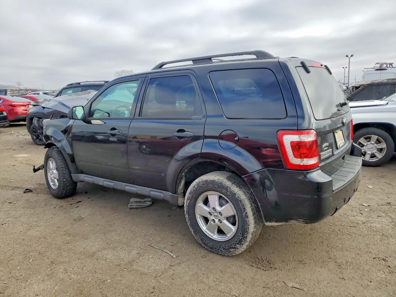 2012 FORD ESCAPE XLT photo 2