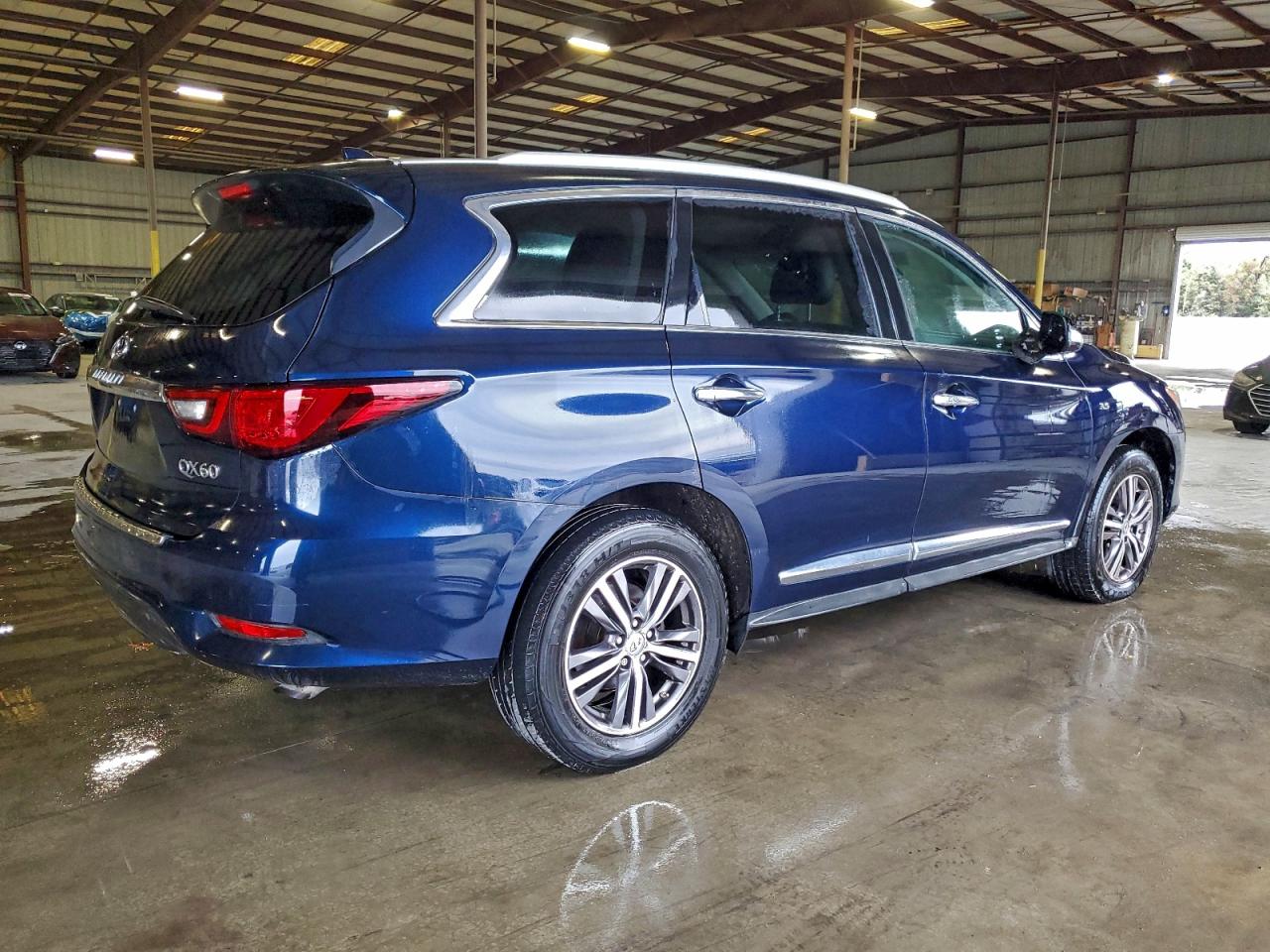 2020 INFINITI QX60 LUXE photo 3