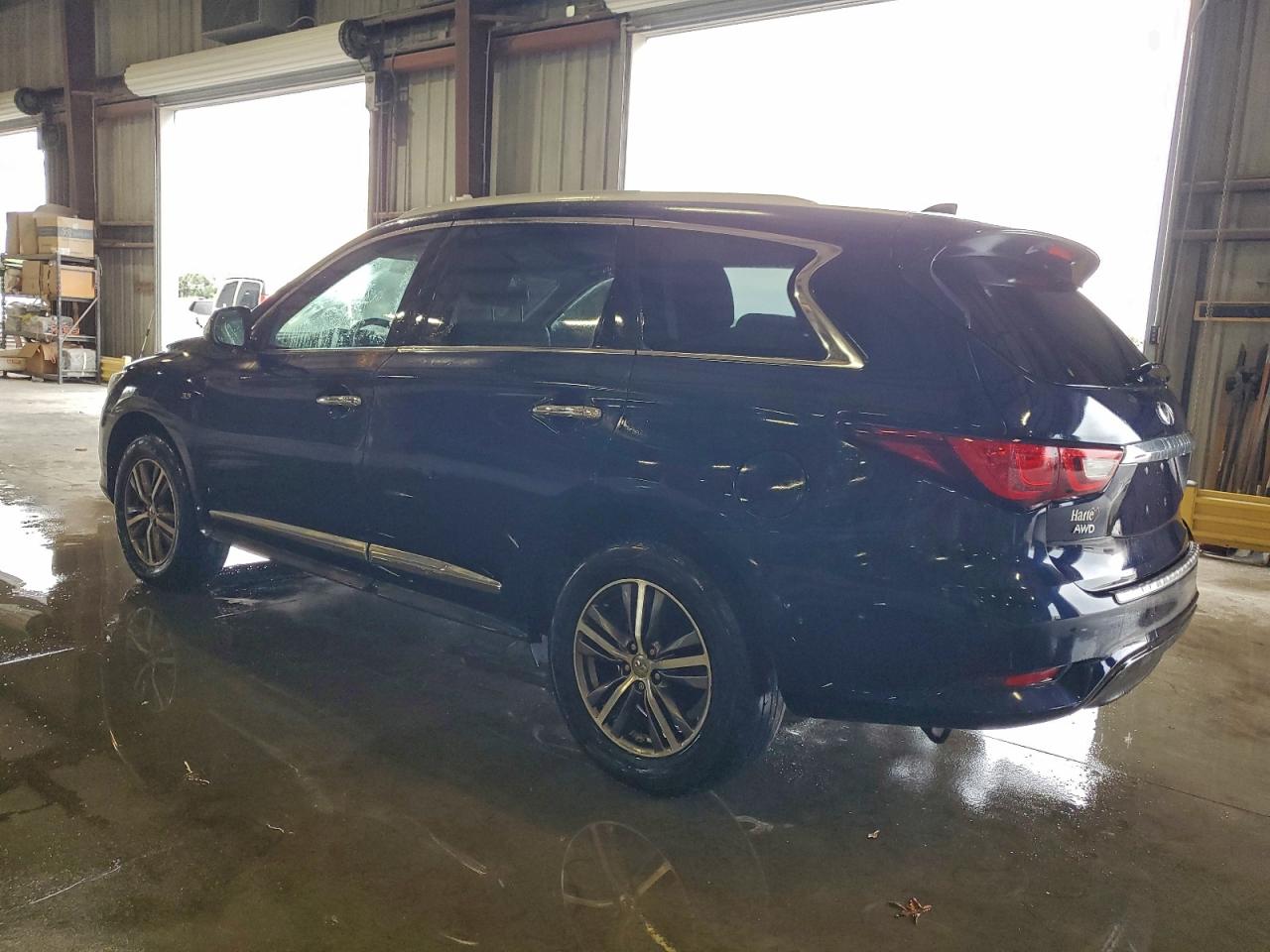 2020 INFINITI QX60 LUXE photo 2