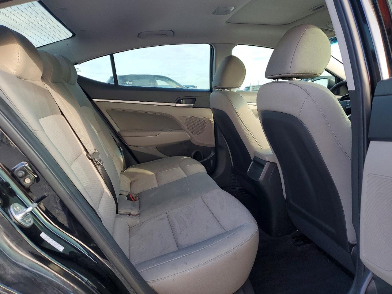 2020 HYUNDAI ELANTRA SEL photo 10