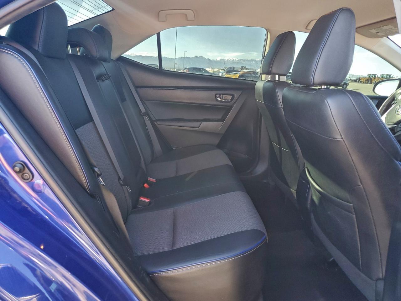 2017 TOYOTA COROLLA L photo 10