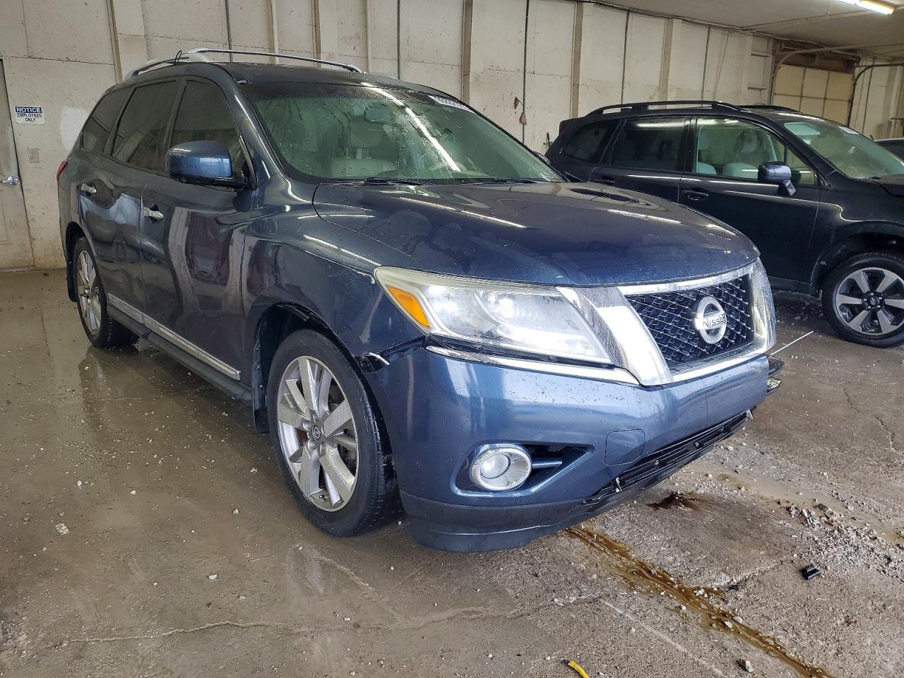 2013 NISSAN PATHFINDER S photo 4