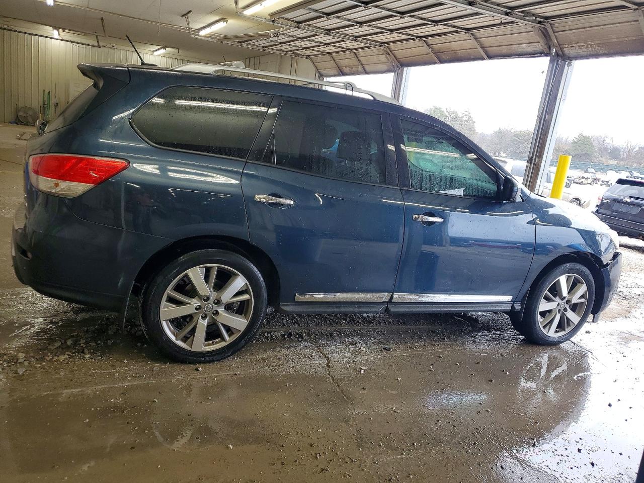 2013 NISSAN PATHFINDER S photo 3