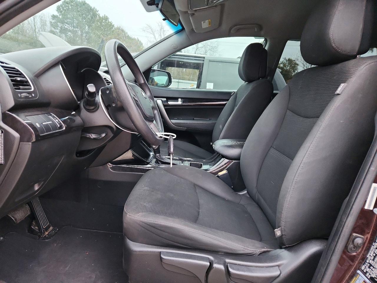 2015 KIA SORENTO LX photo 7