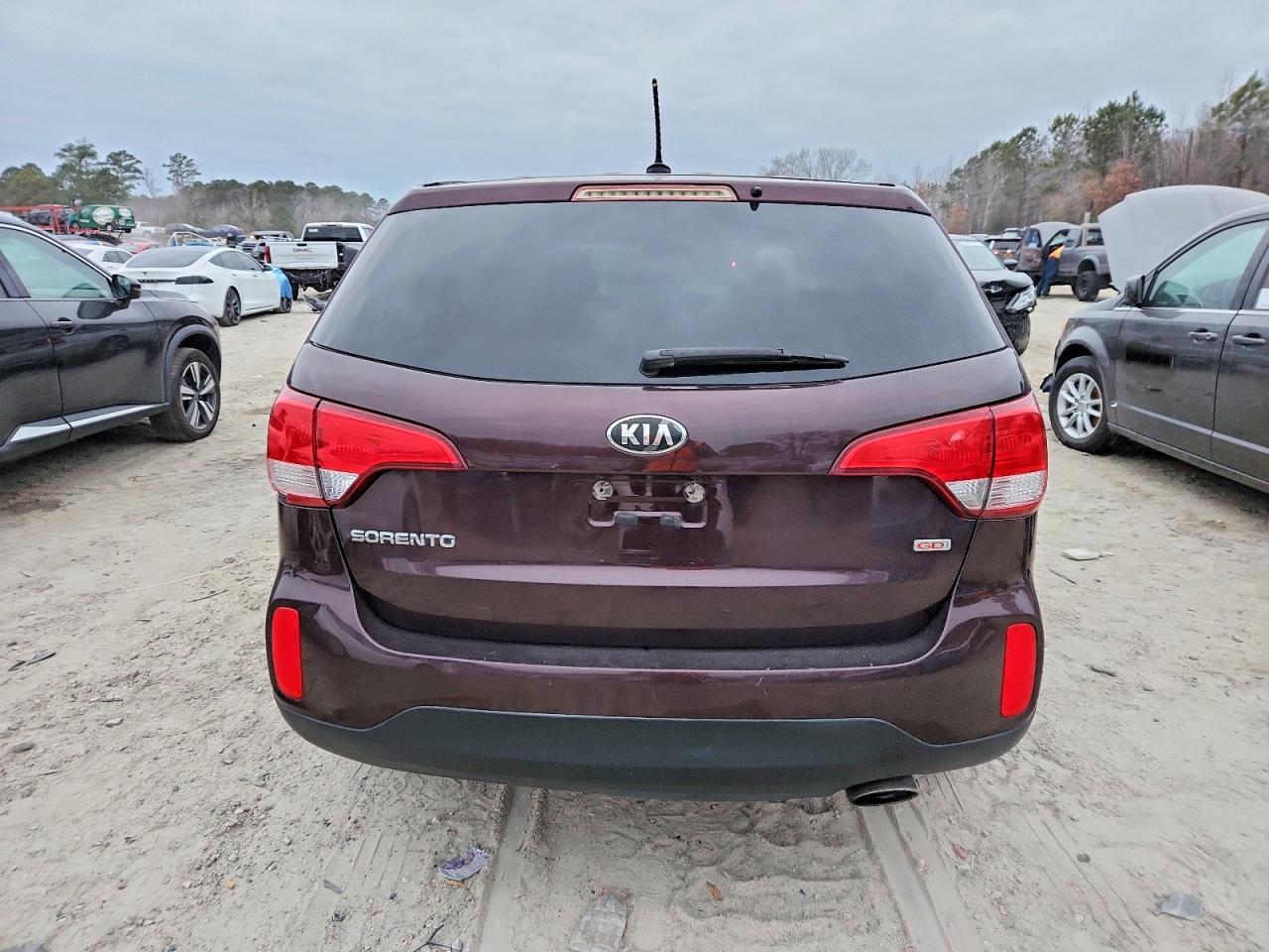 2015 KIA SORENTO LX photo 6