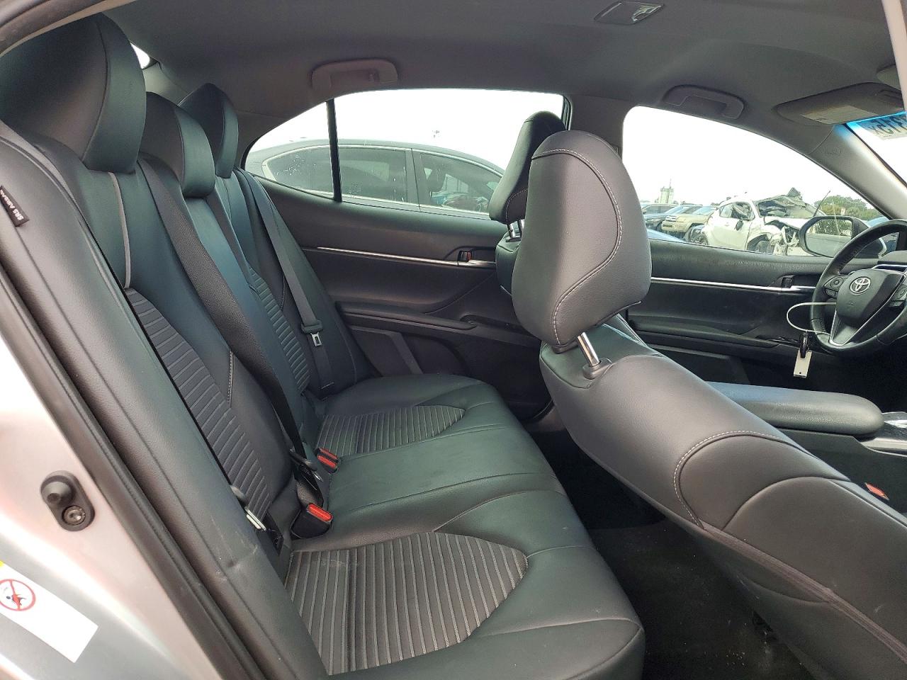 2018 TOYOTA CAMRY L photo 10