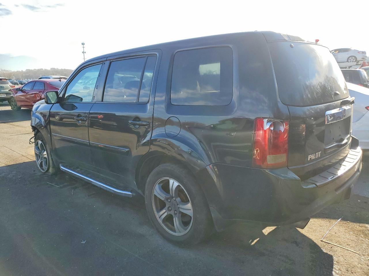 2015 HONDA PILOT SE photo 2