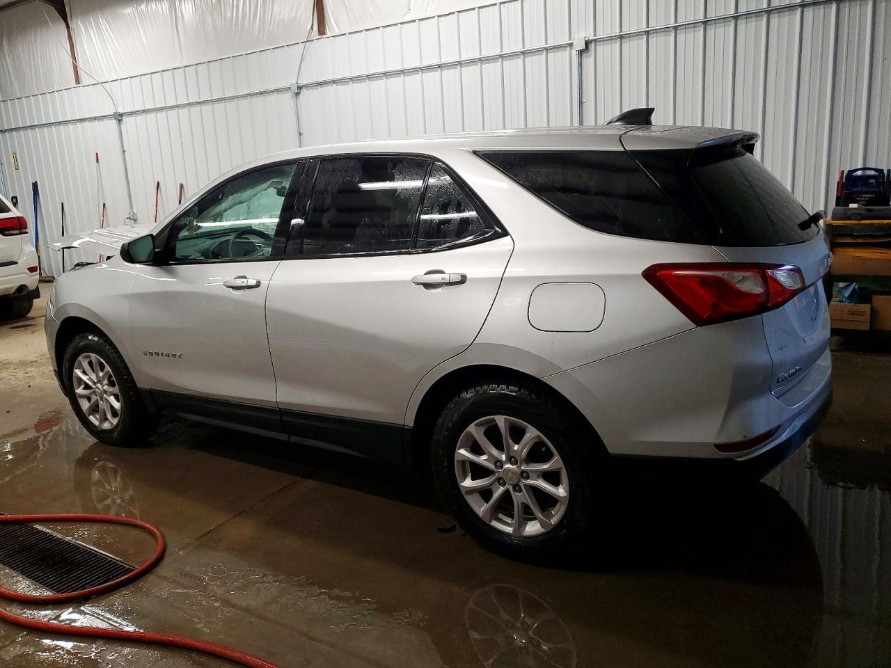 2018 CHEVROLET EQUINOX LS photo 2