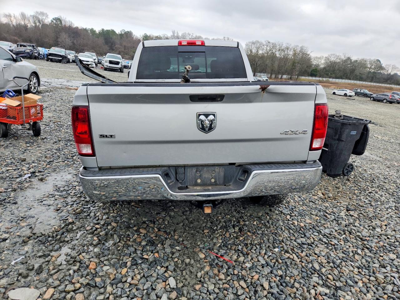 2017 RAM 1500 SLT photo 6