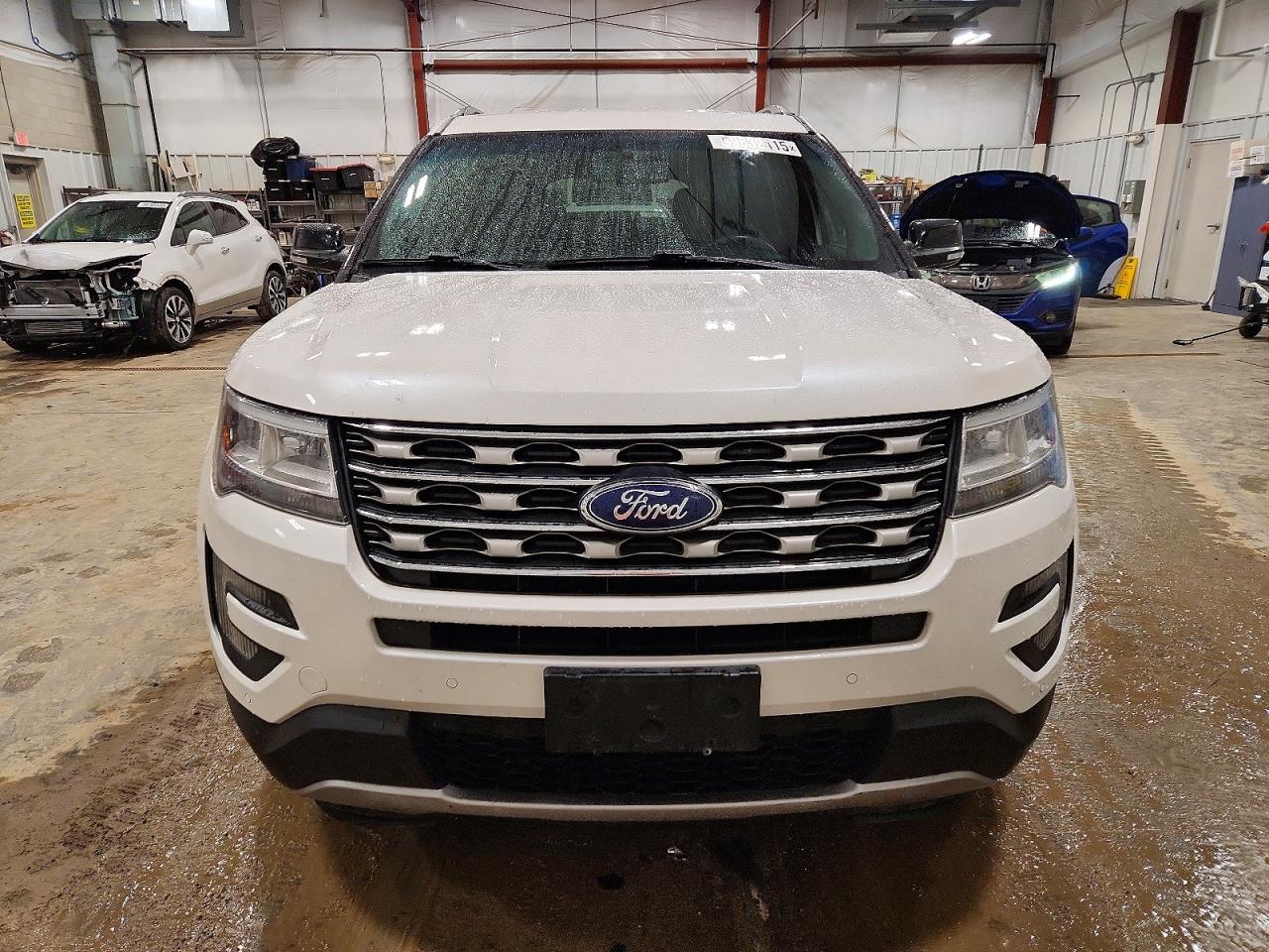 2016 FORD EXPLORER XLT photo 5