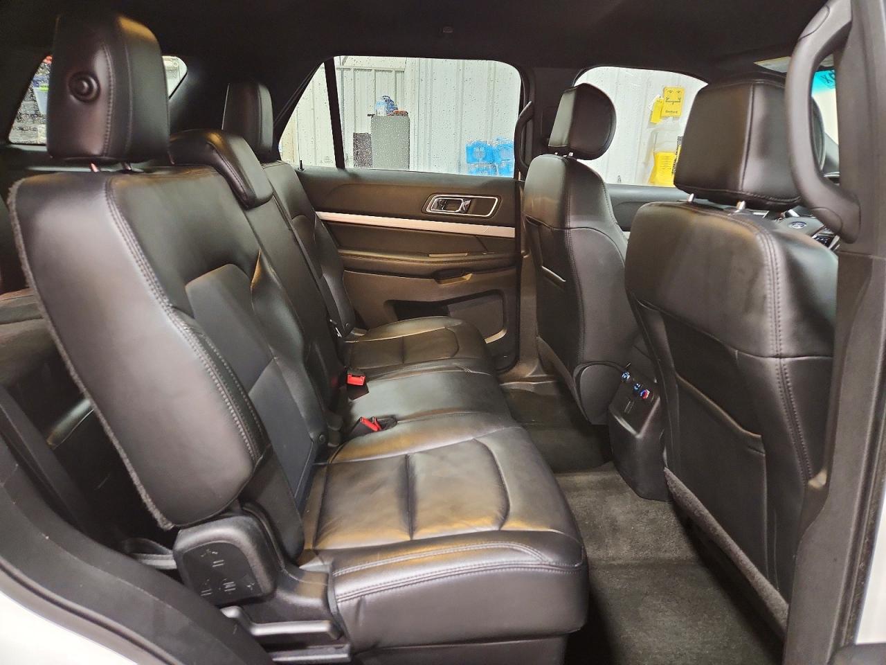 2016 FORD EXPLORER XLT photo 11