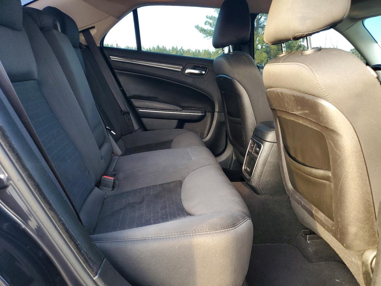 2019 CHRYSLER 300 TOURING photo 28