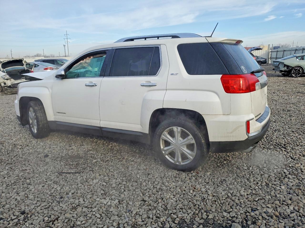 2017 GMC TERRAIN SLT photo 2