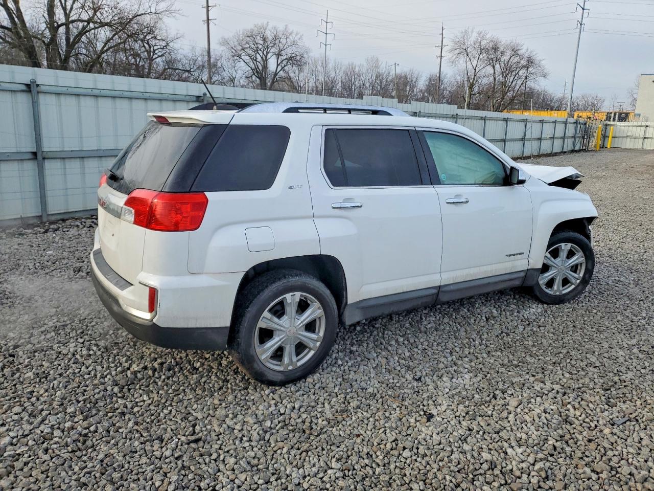 2017 GMC TERRAIN SLT photo 3