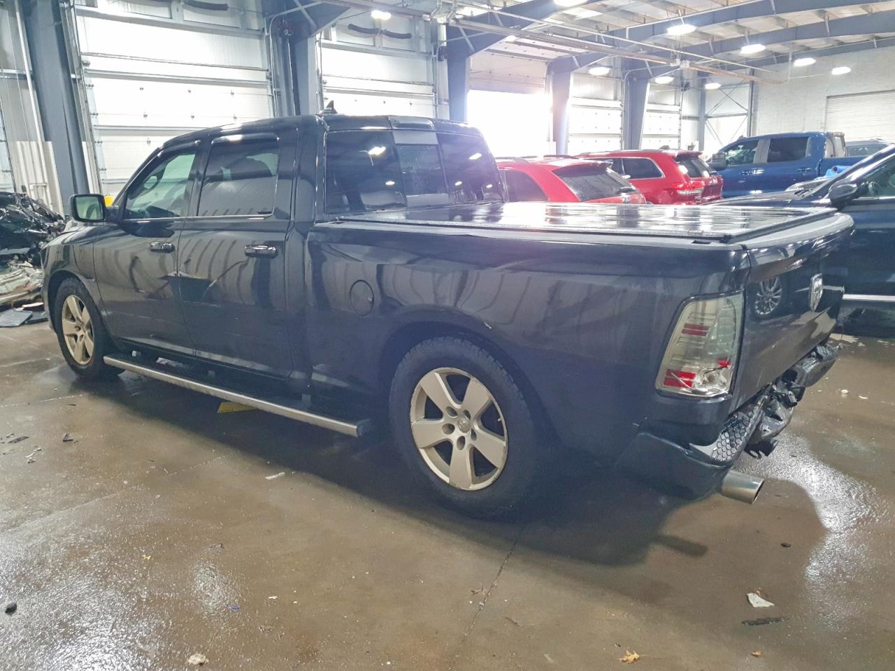 2015 RAM 1500 SPORT photo 2