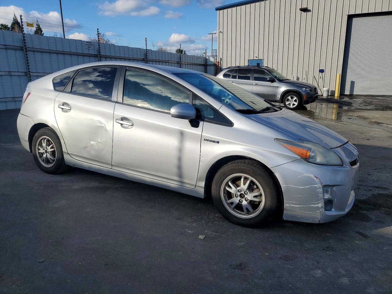 2011 TOYOTA PRIUS photo 4