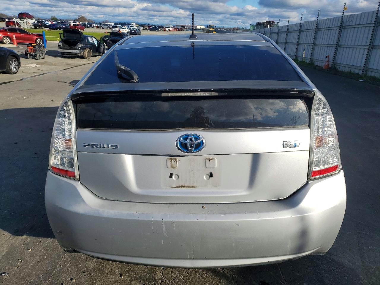 2011 TOYOTA PRIUS photo 6