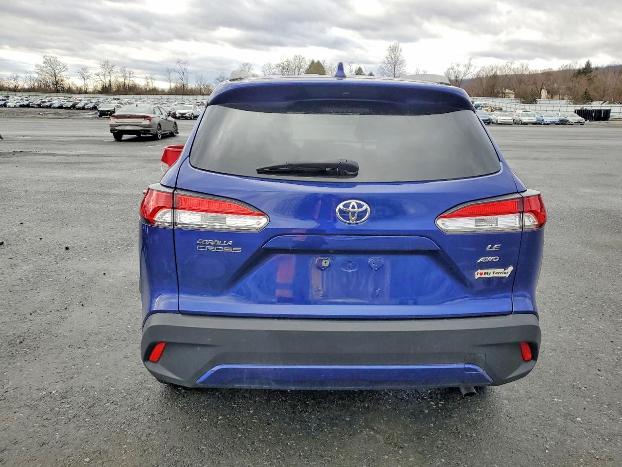 2022 TOYOTA COROLLA CROSS LE photo 6