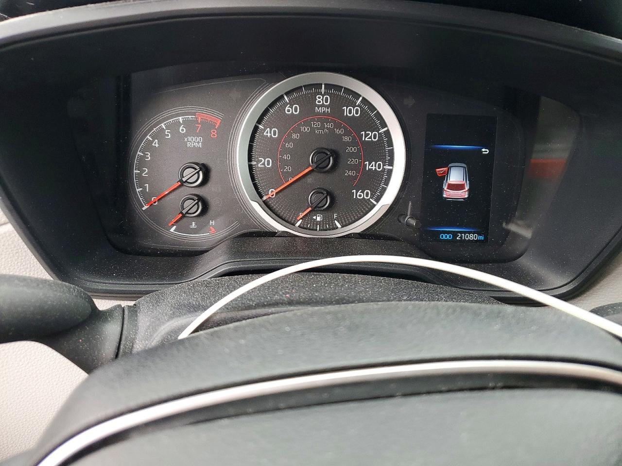 2022 TOYOTA COROLLA CROSS LE photo 9