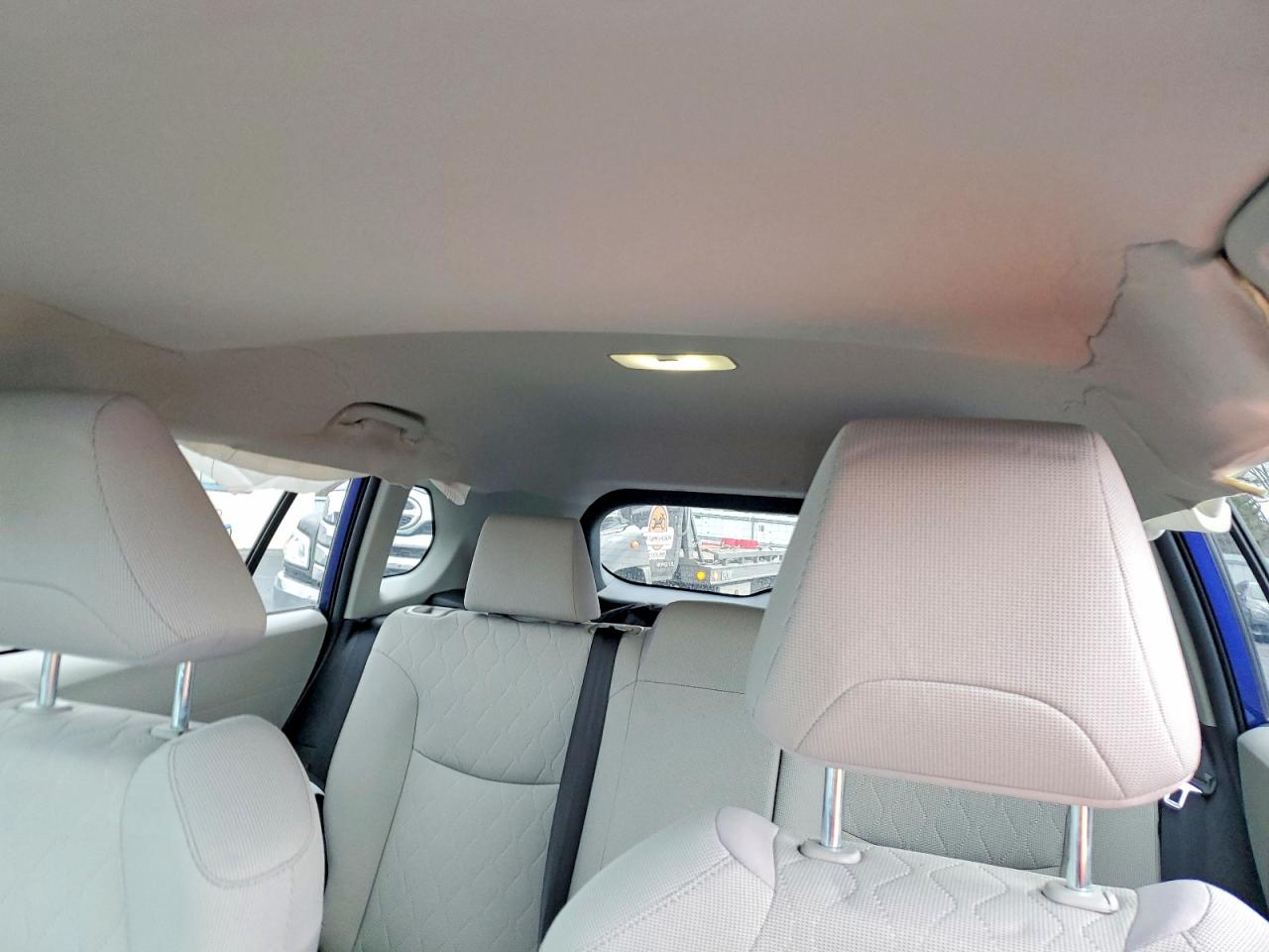2022 TOYOTA COROLLA CROSS LE photo 10