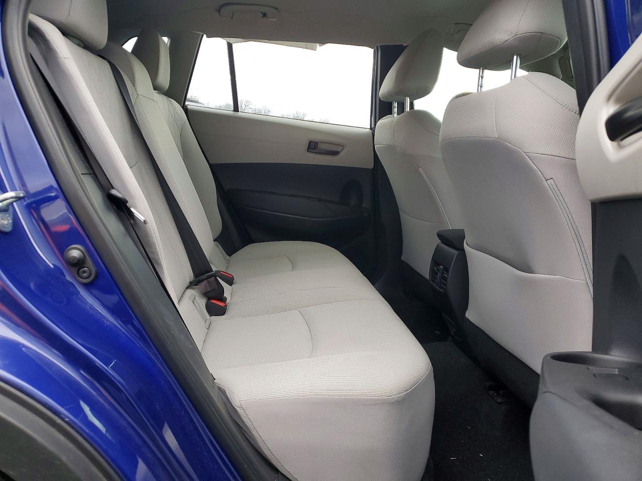 2022 TOYOTA COROLLA CROSS LE photo 11