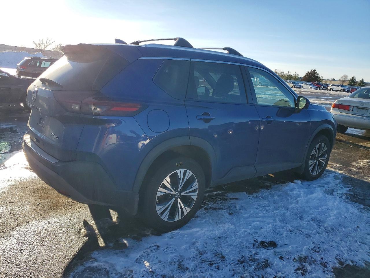 2021 NISSAN ROGUE SV photo 3