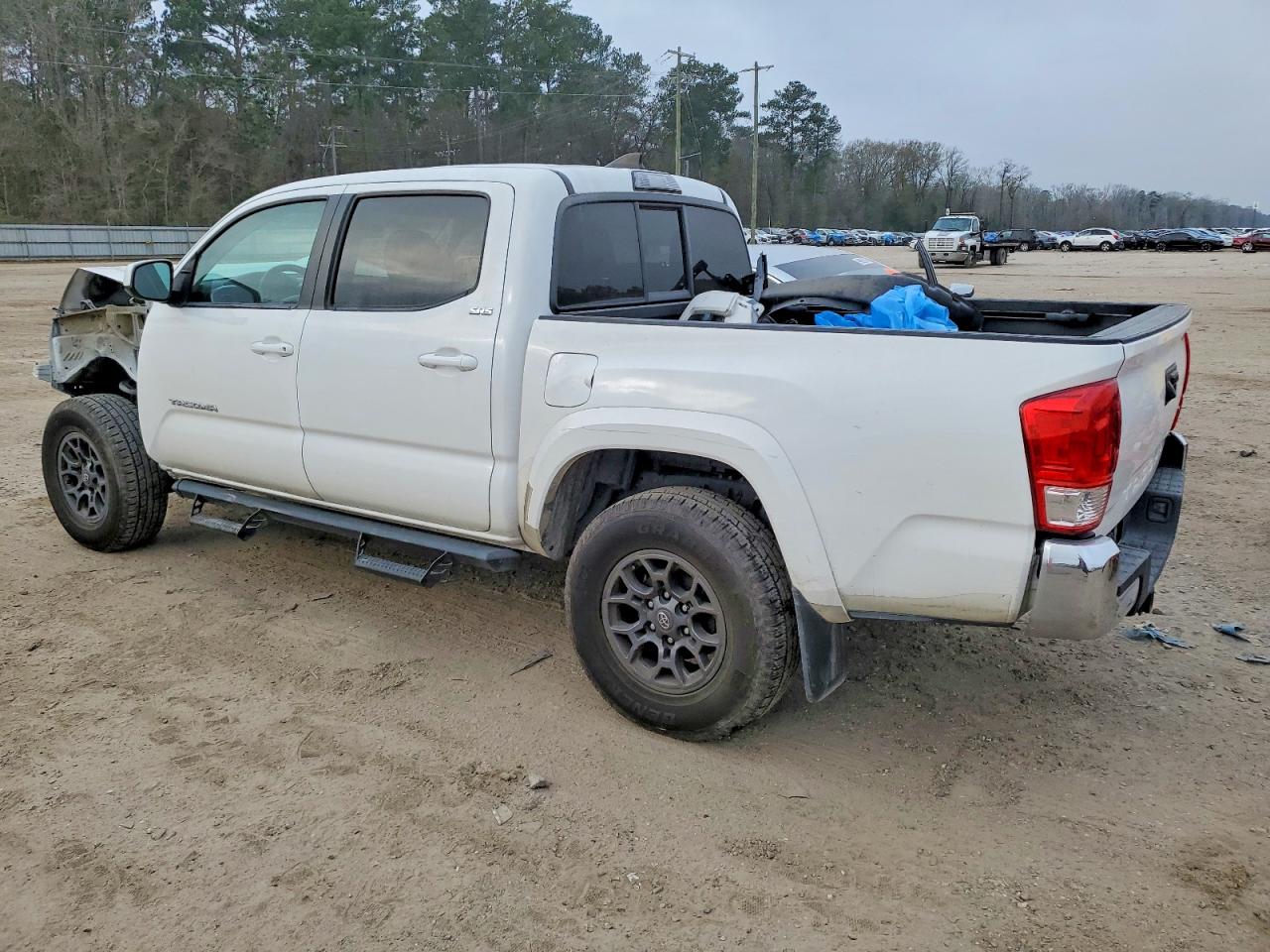 2017 TOYOTA TACOMA DOUBLE CAB photo 2