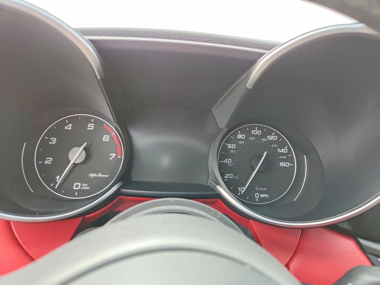 2019 ALFA ROMEO GIULIA photo 9