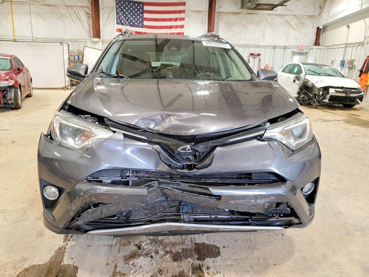2017 TOYOTA RAV4 XLE photo 9
