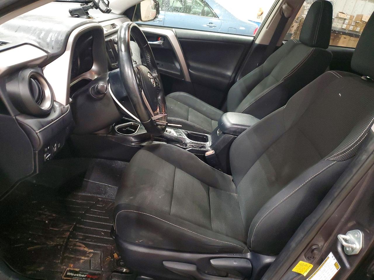 2017 TOYOTA RAV4 XLE photo 13