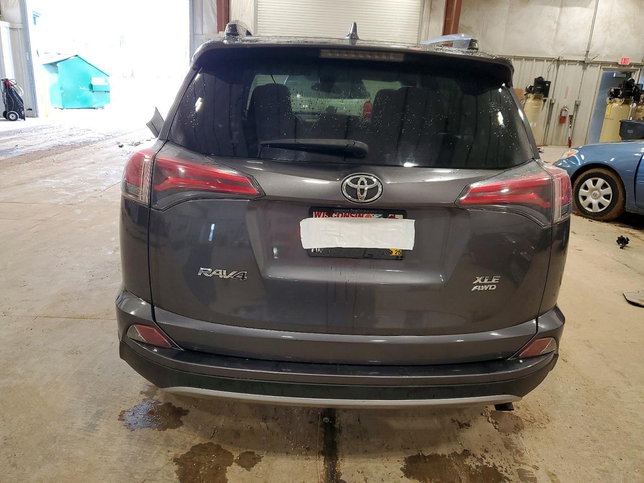 2017 TOYOTA RAV4 XLE photo 11