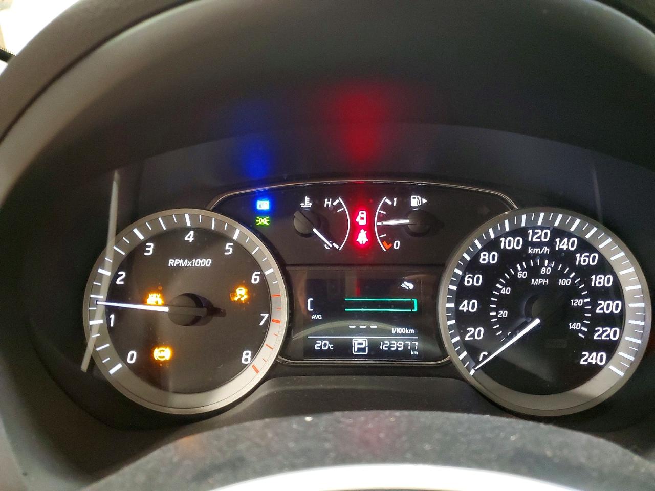 2014 NISSAN SENTRA S photo 9