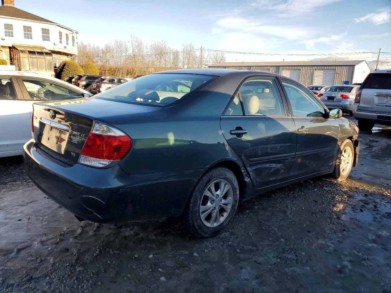2005 TOYOTA CAMRY LE photo 3