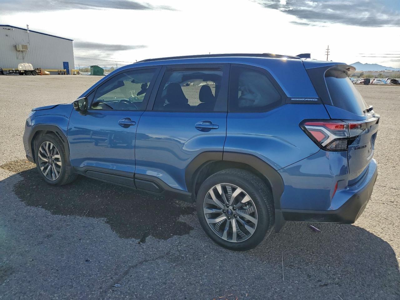 2025 SUBARU FORESTER TOURING photo 2