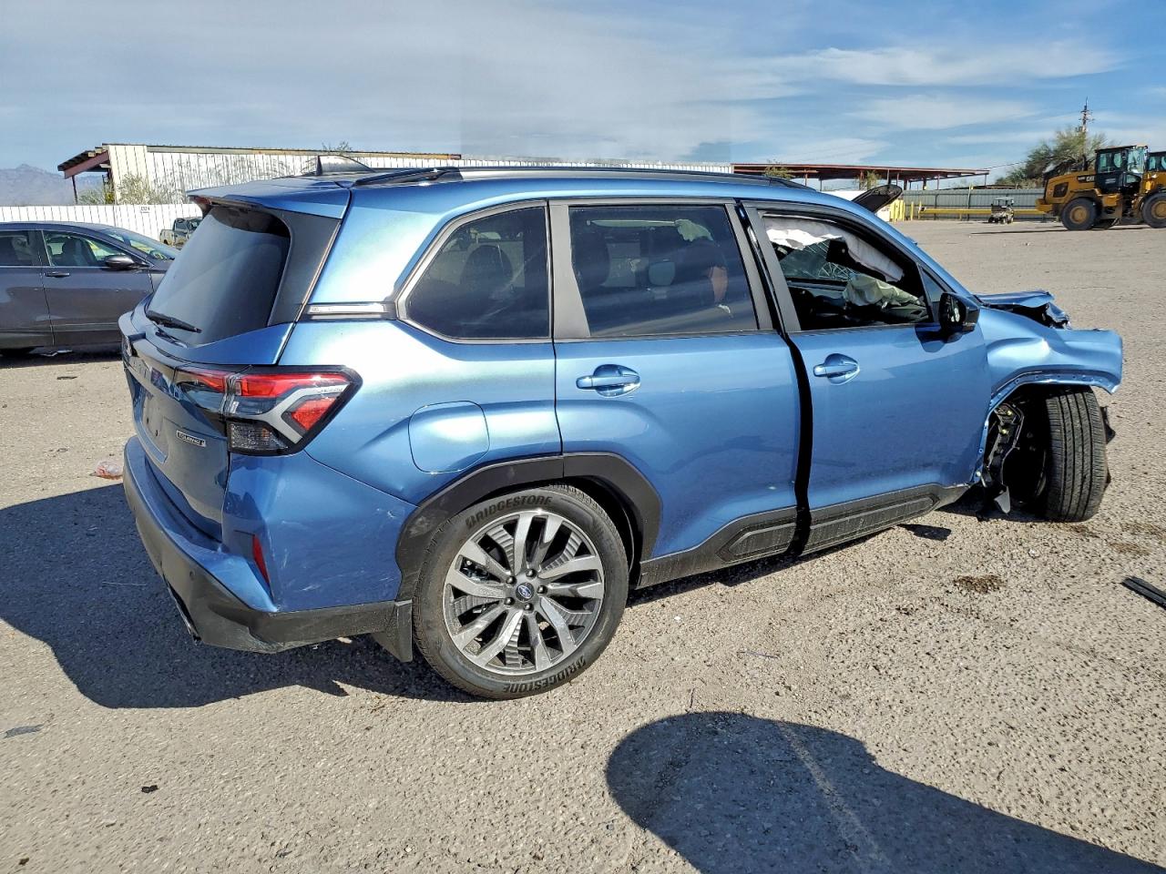 2025 SUBARU FORESTER TOURING photo 3