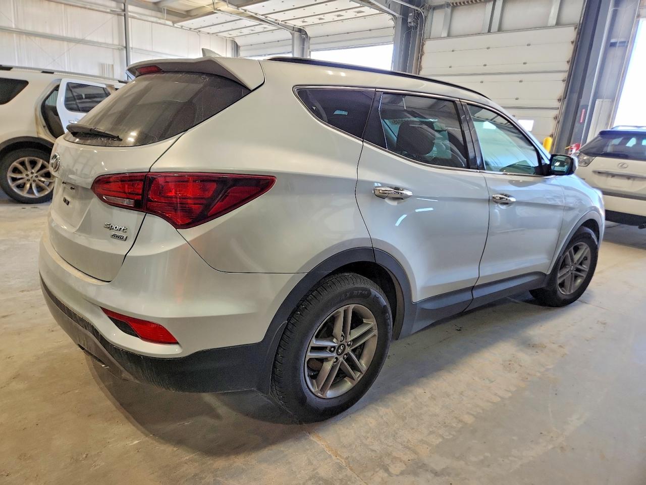 2017 HYUNDAI SANTA FE SPORT photo 3