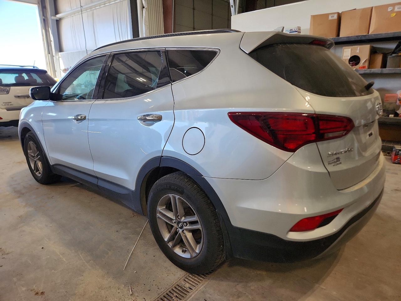 2017 HYUNDAI SANTA FE SPORT photo 2