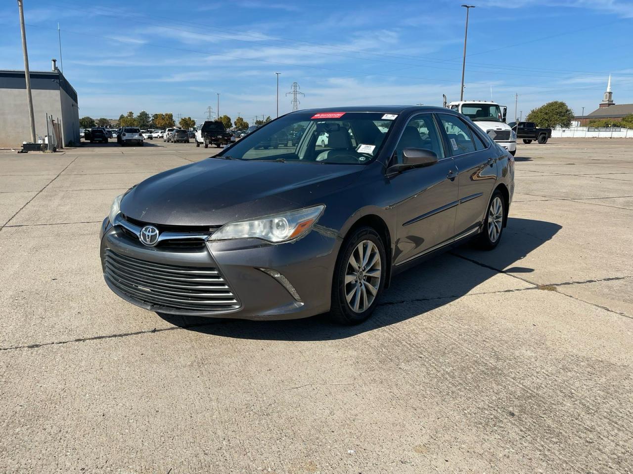 2017 TOYOTA CAMRY LE photo 2