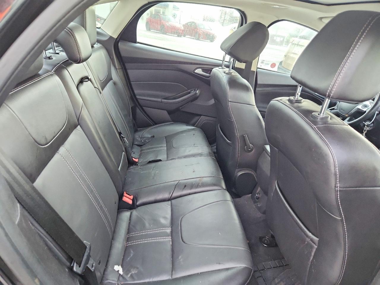 2014 FORD FOCUS SE photo 10