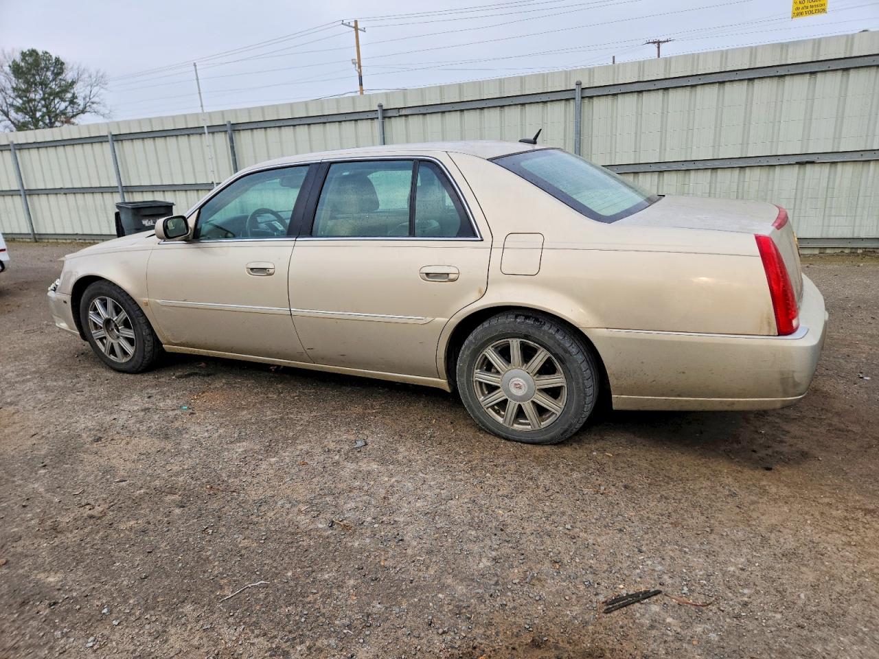 2008 CADILLAC DTS photo 2