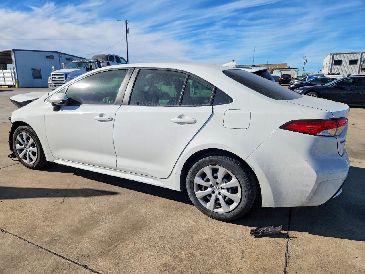 2022 TOYOTA COROLLA LE photo 2