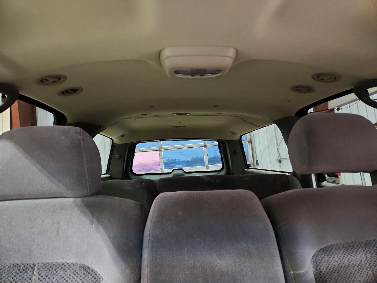 2002 CHEVROLET SUBURBAN K1500 photo 10
