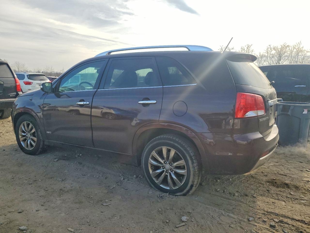 2011 KIA SORENTO SX photo 2