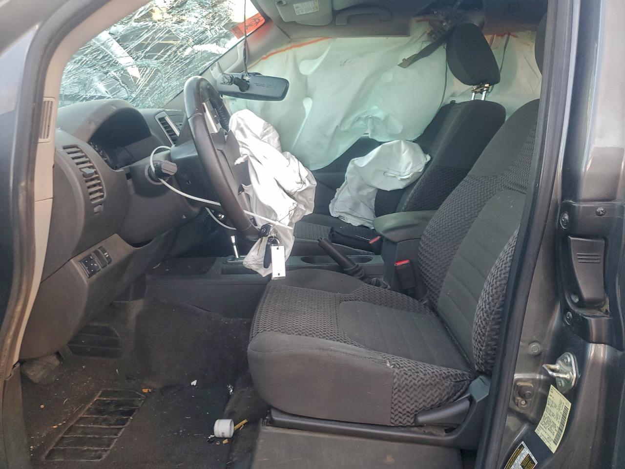 2017 NISSAN FRONTIER SV photo 7