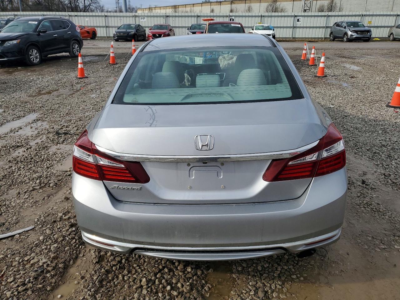 2017 HONDA ACCORD LX photo 6
