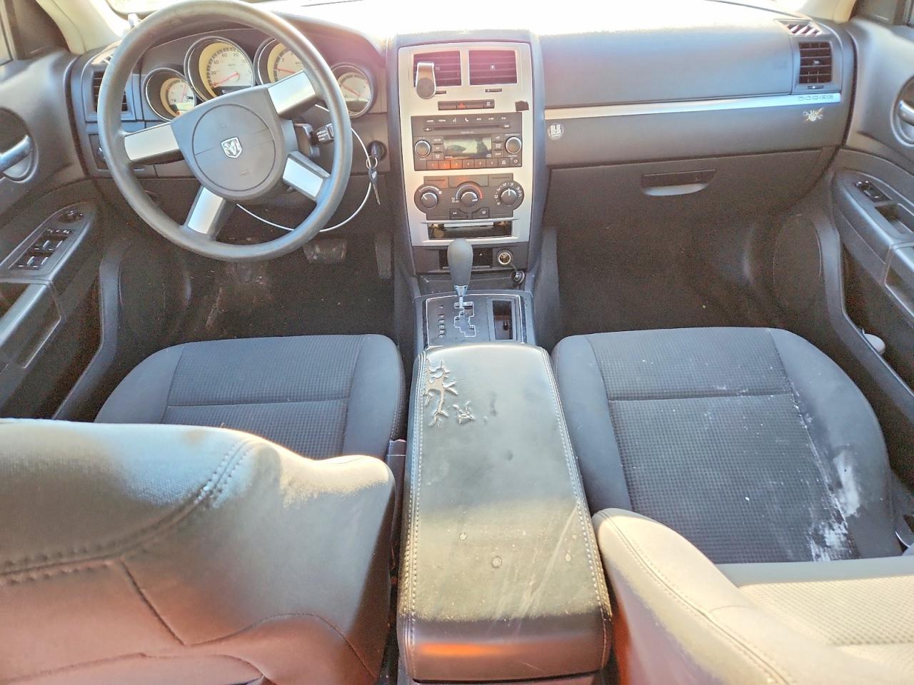2010 DODGE CHARGER SXT photo 8