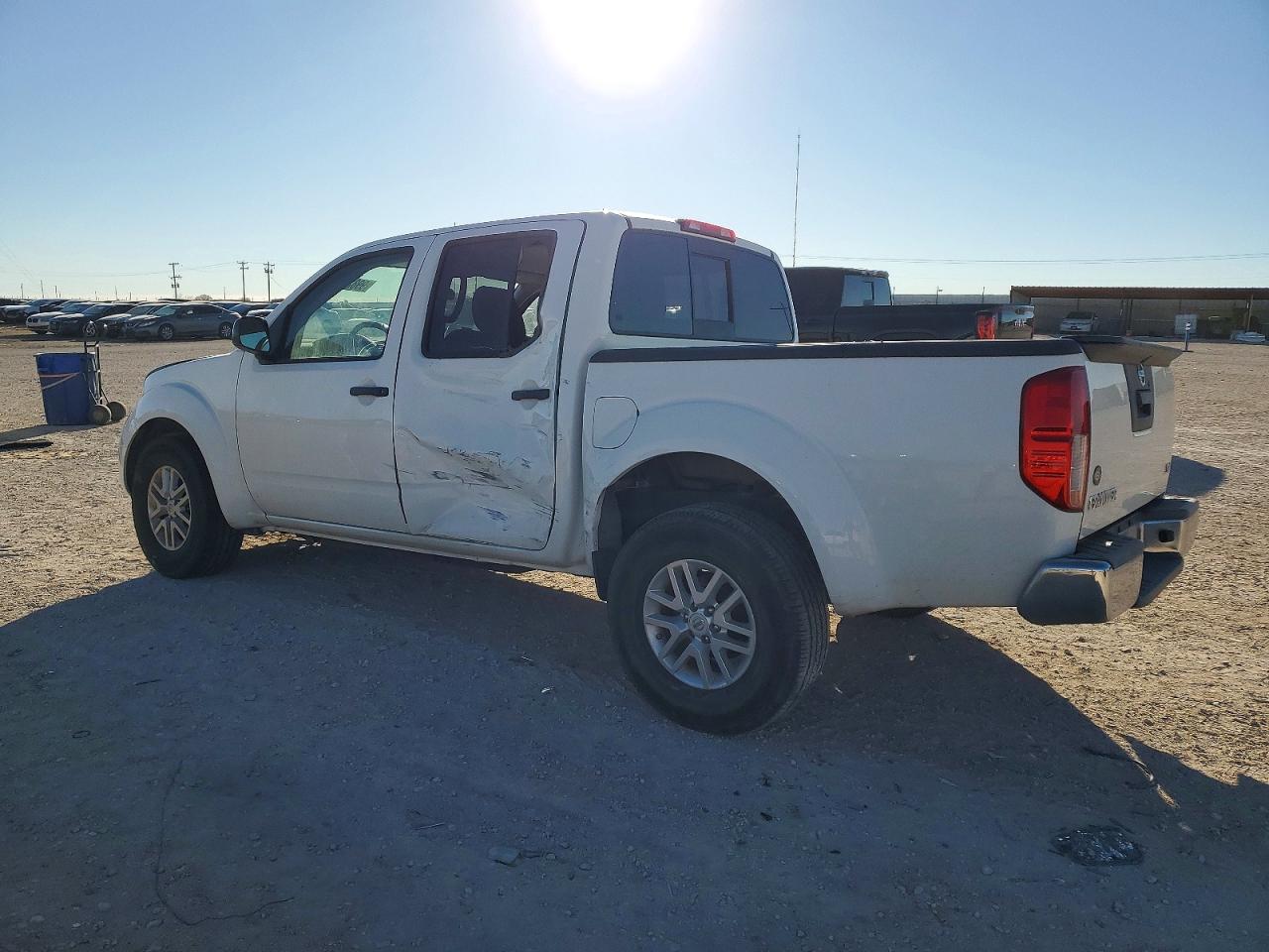2019 NISSAN FRONTIER S photo 2